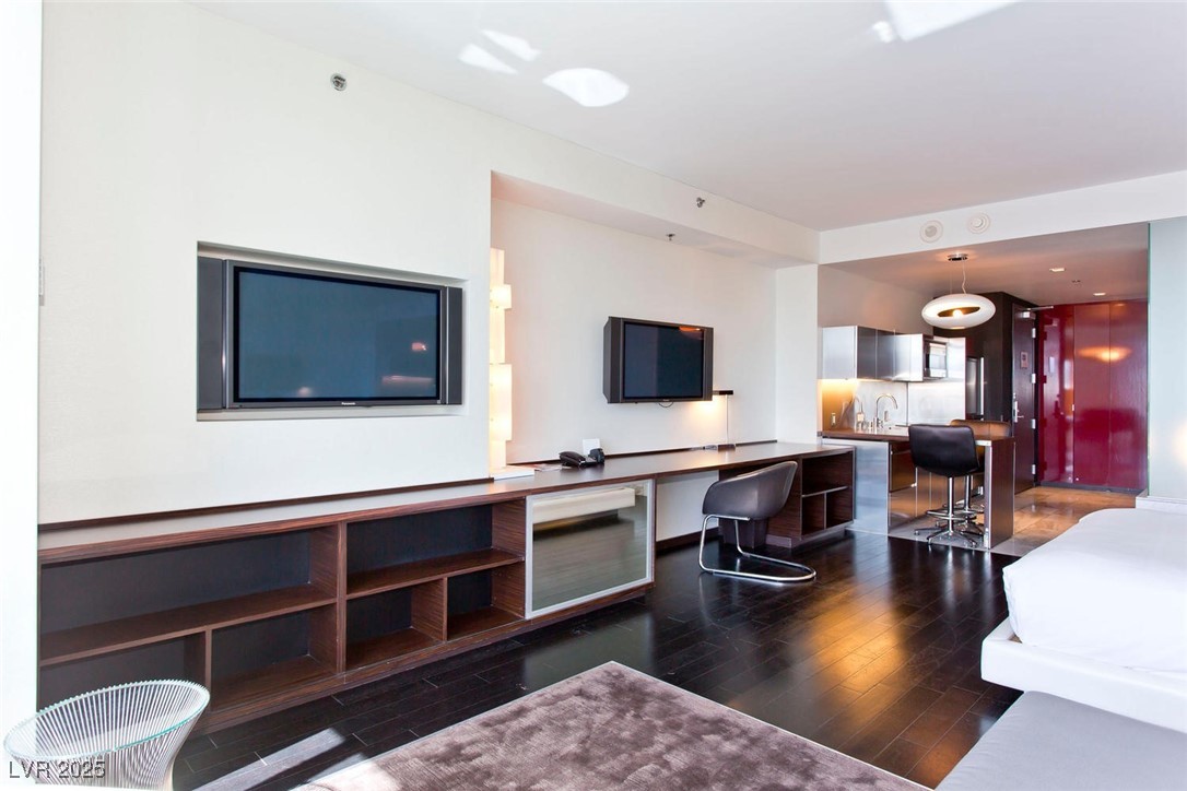 4381 W Flamingo Road 2605