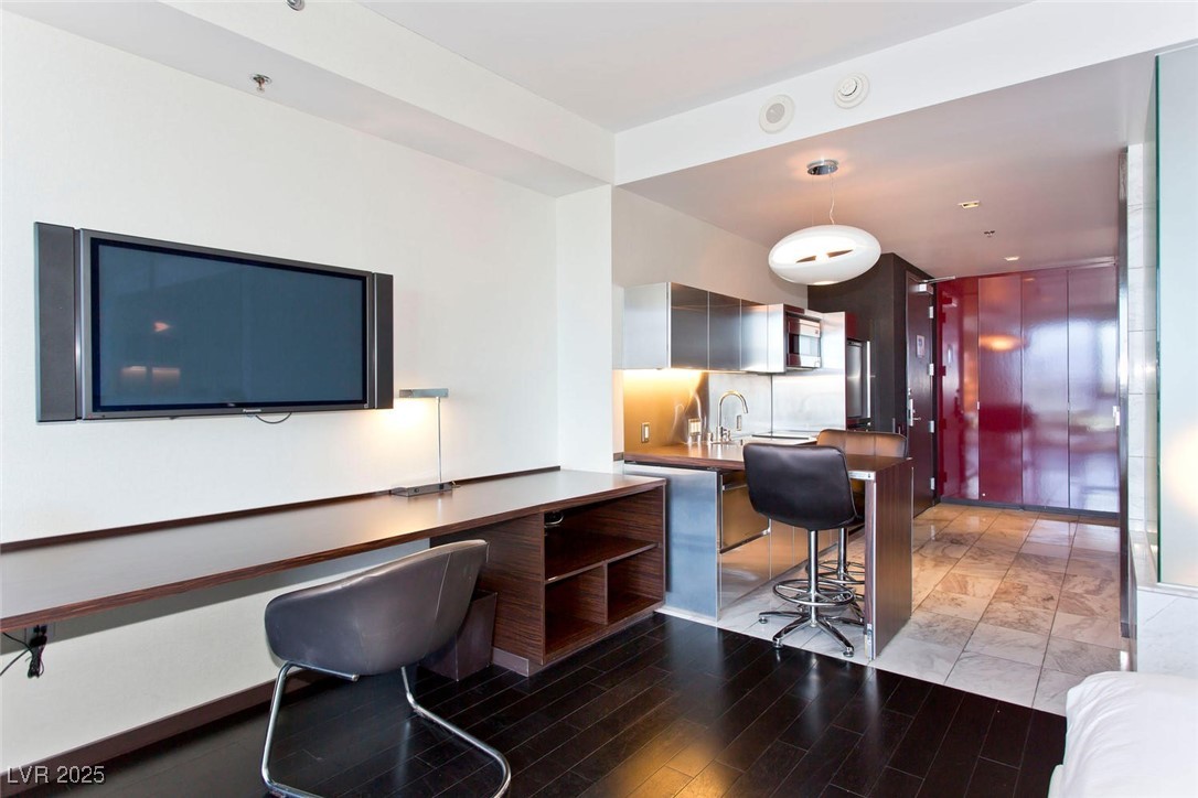 4381 W Flamingo Road 2605