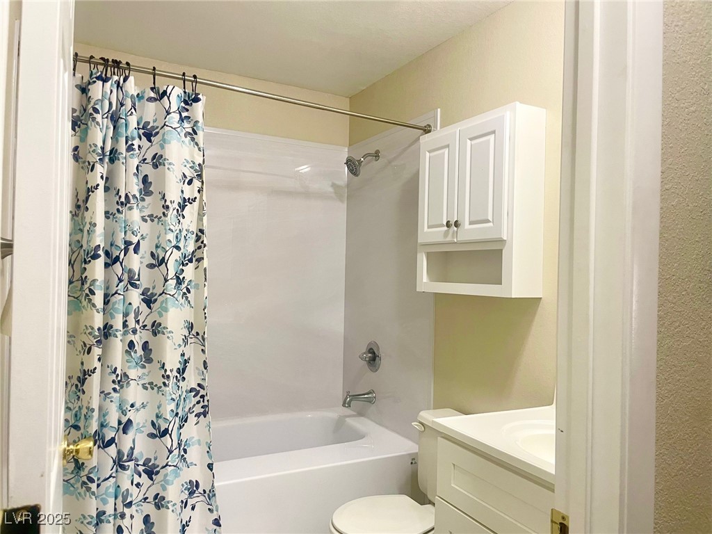 Las Vegas, Nevada 89103, United States, 2 Bedrooms Bedrooms, ,2 BathroomsBathrooms,Residential,Active,249088