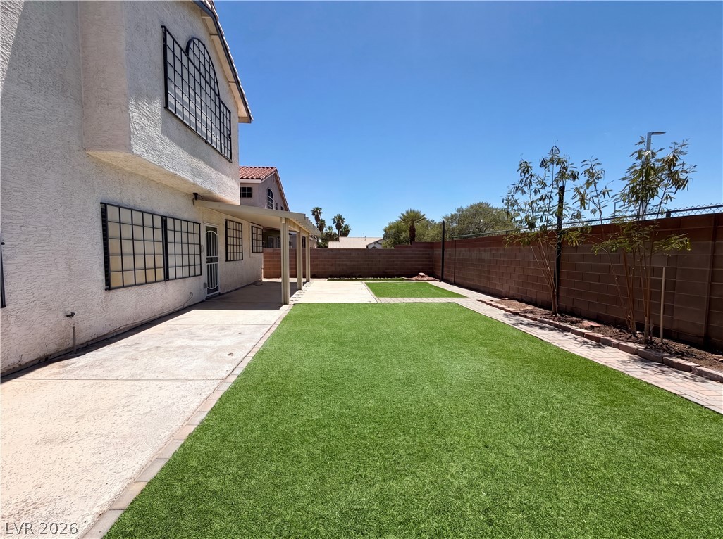 6335 Pavestone