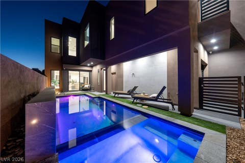 Tiny photo for 2824 Queens Courtyard Drive, Las Vegas, NV 89109 (MLS # 2781807)