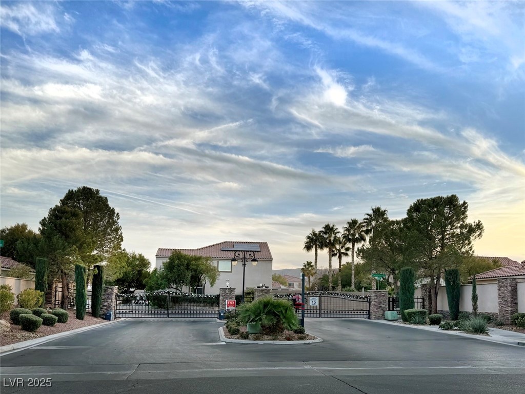 Las Vegas, Nevada 89141, United States, 3 Bedrooms Bedrooms, ,3 BathroomsBathrooms,Residential,Pending,23109