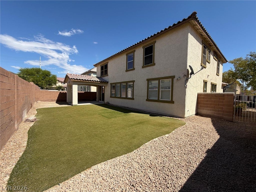 5925 Big Horn View Street