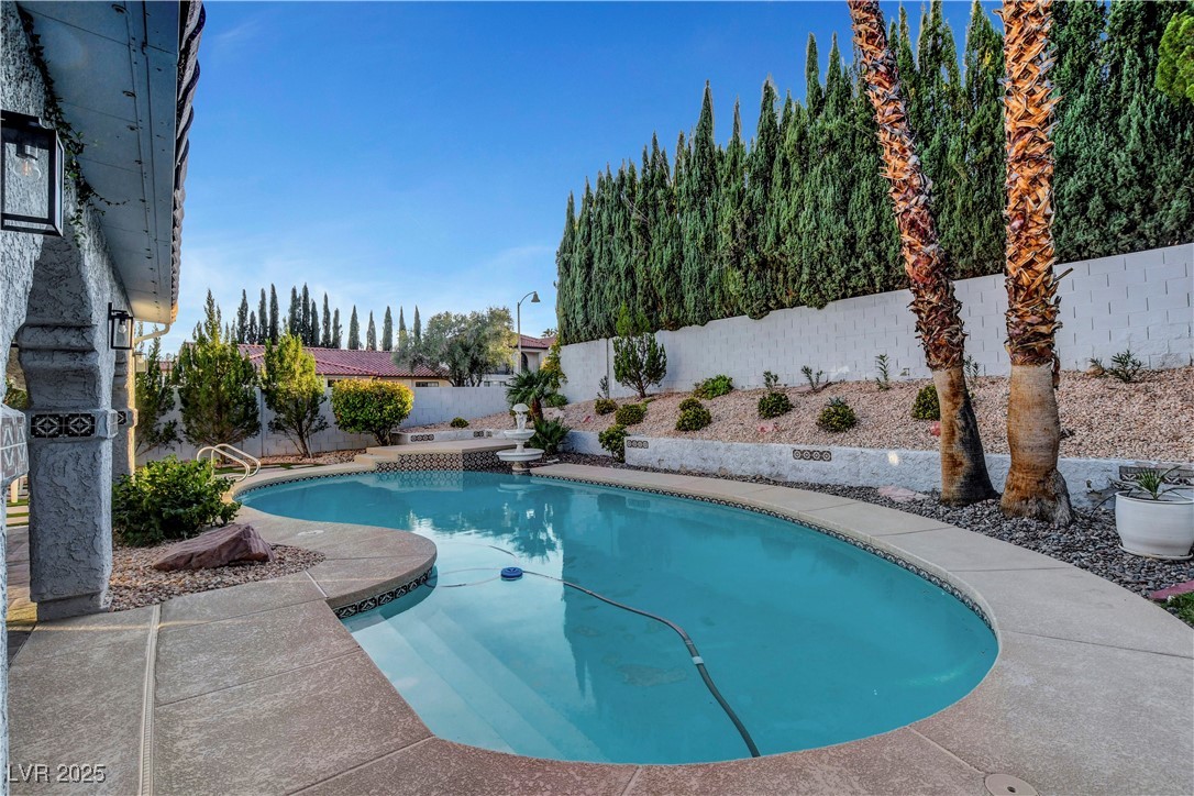 2825 Waterview Drive