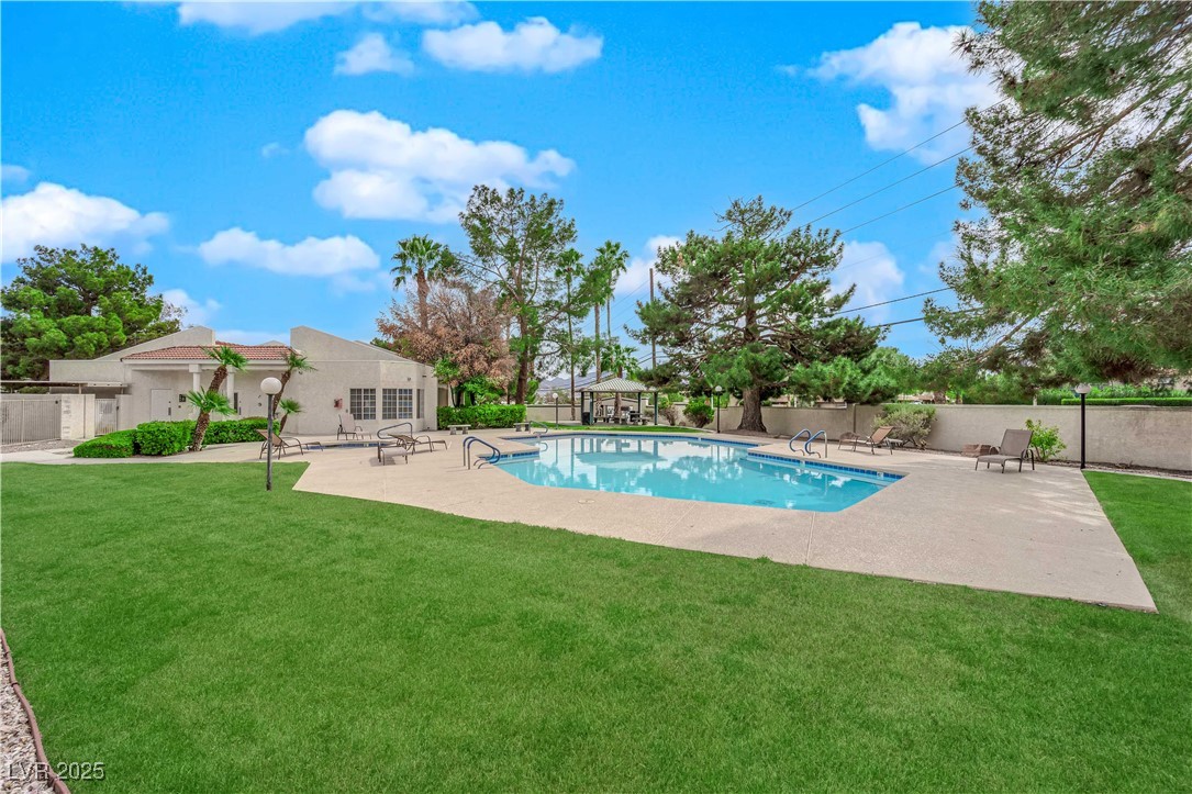 2007 Cutlass Drive, Henderson, Nevada image 3