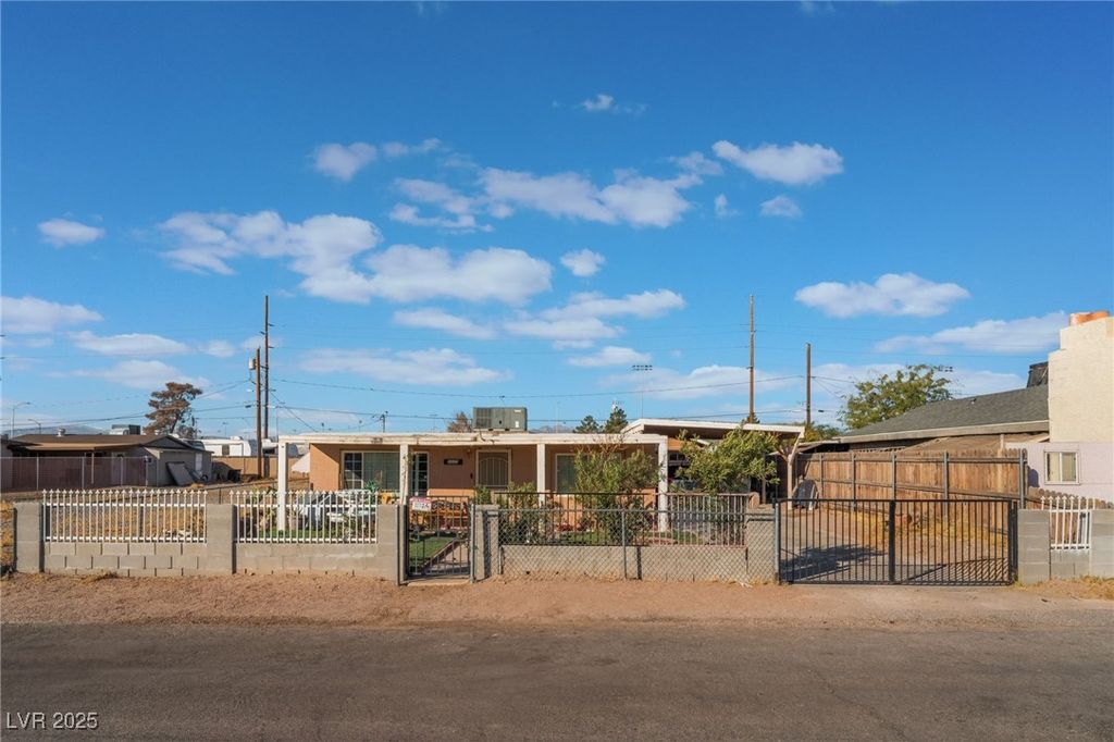 Photo of 3327 Rio Grande Street, Las Vegas, NV 89115 (MLS # 2651887)