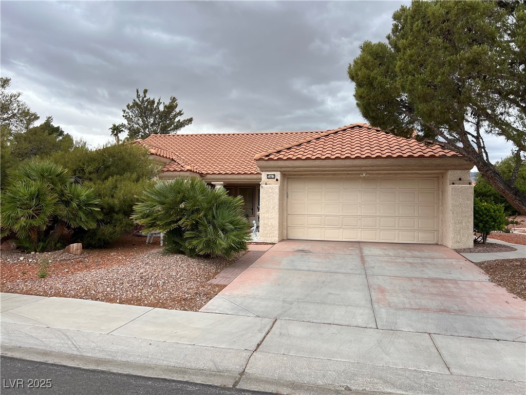 2801 Golfside Drive