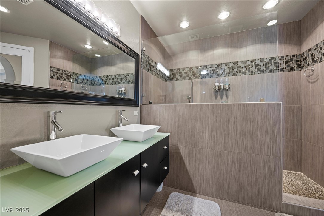 Las Vegas, Nevada 89135, United States, 3 Bedrooms Bedrooms, ,2 BathroomsBathrooms,Residential,Active,90619