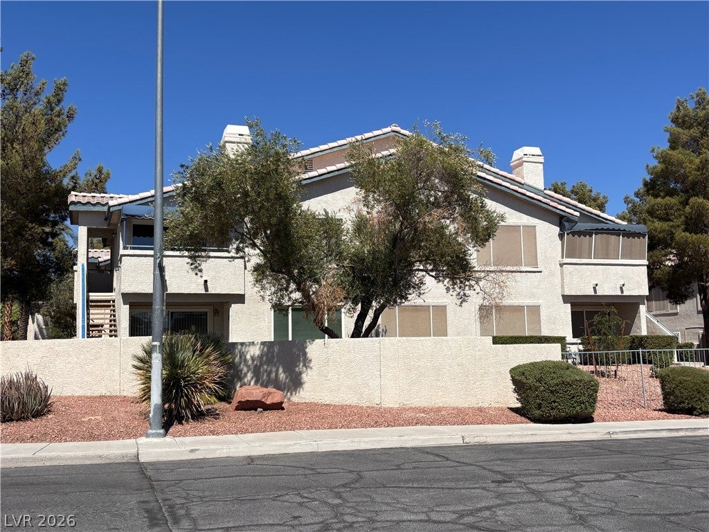 Properties 1 3425 E Russell Road 204