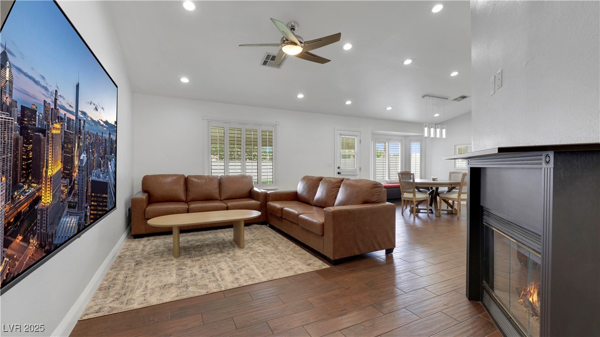 Las Vegas, Nevada 89149, United States, 3 Bedrooms Bedrooms, ,2 BathroomsBathrooms,Residential,Active,205134