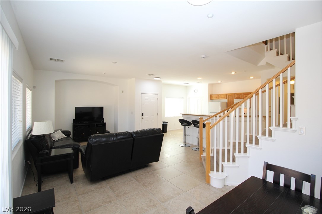 4858 Straight Flush Drive 102