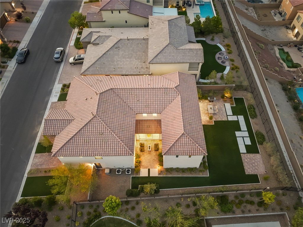 4702 Amazing View Street