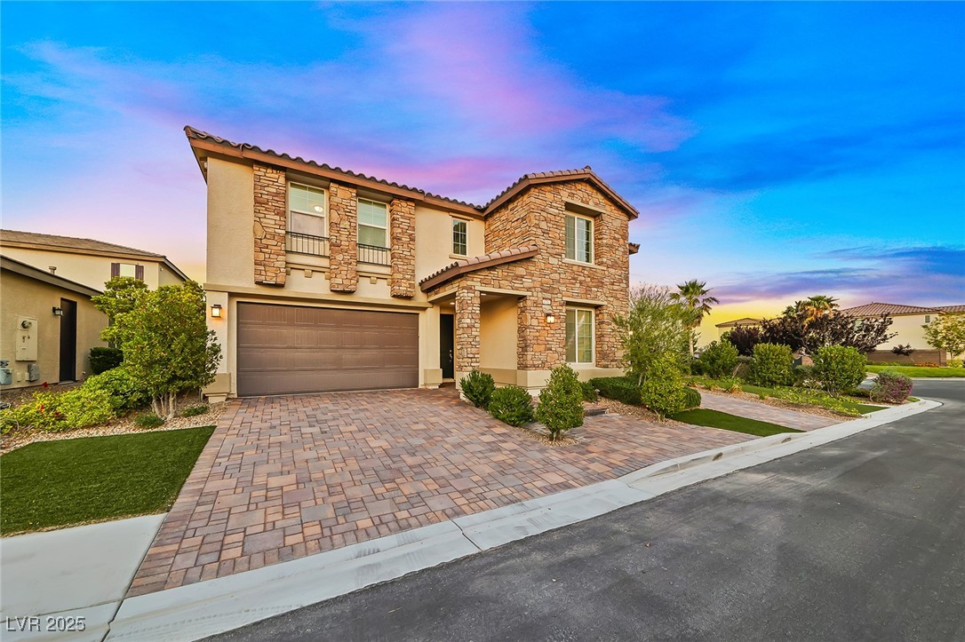 4702 Amazing View Street
