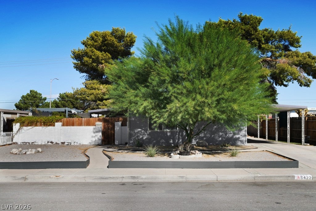 5422 N Sir Richard Drive