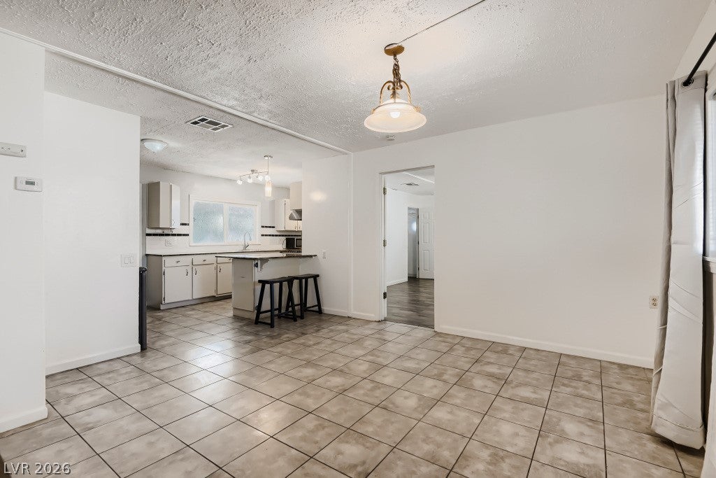 5422 N Sir Richard Drive