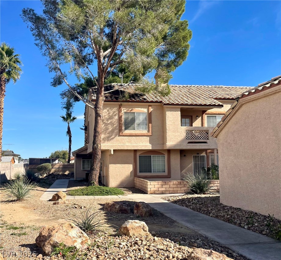 1632 N Torrey Pines Drive 101