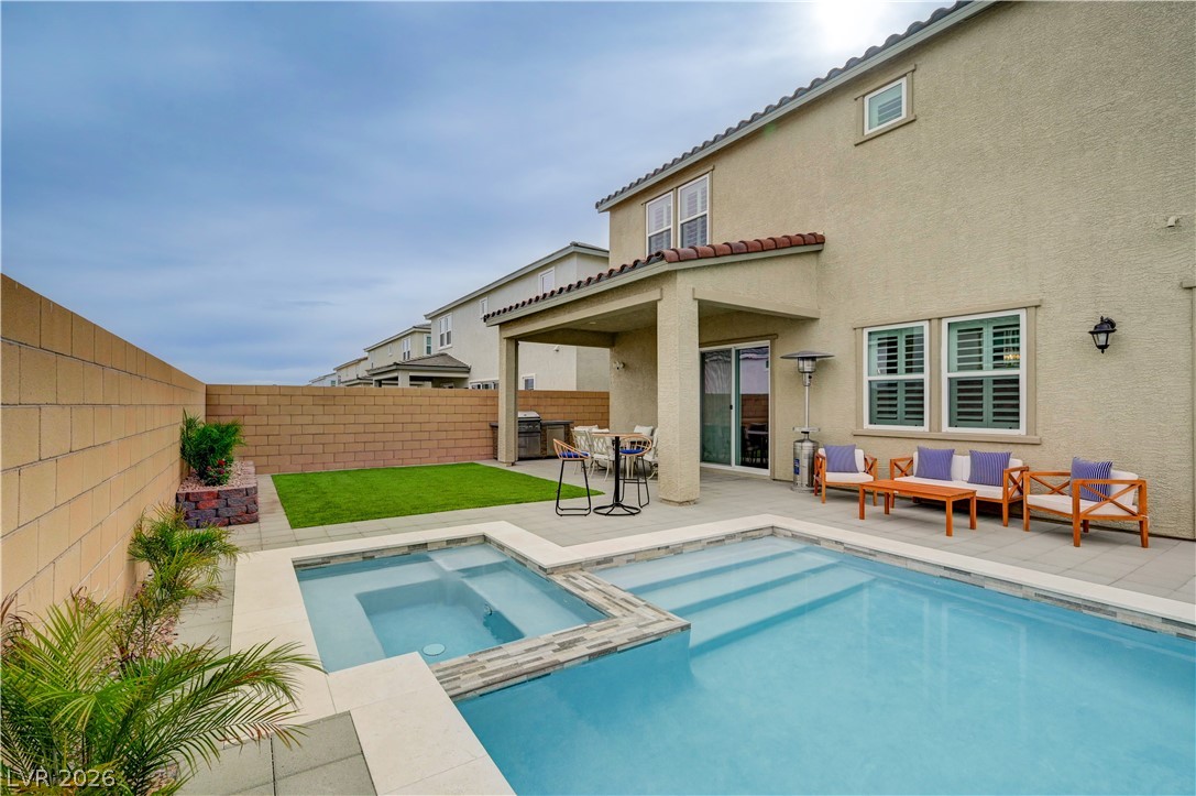 10226 Bismarck Palms Avenue