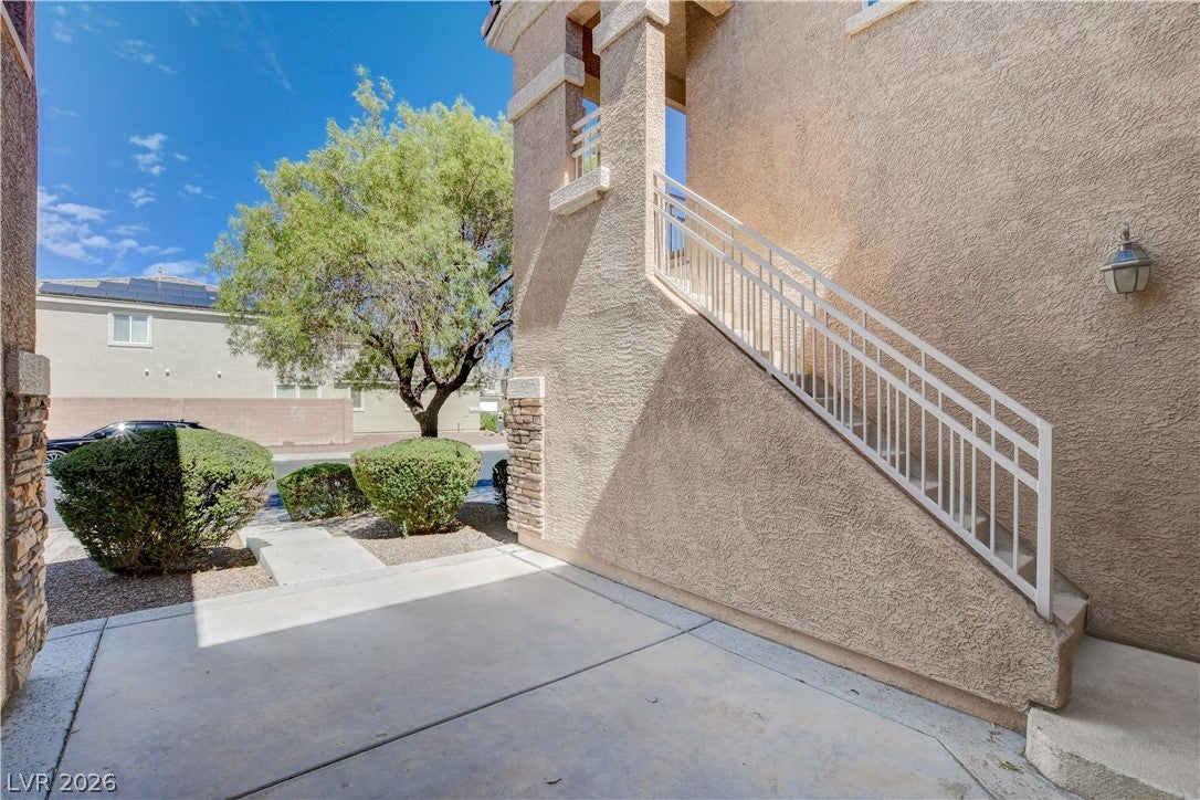 4129 Fabulous Finches Avenue