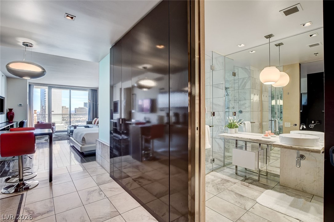 Properties 1 4381 W Flamingo Road 1218