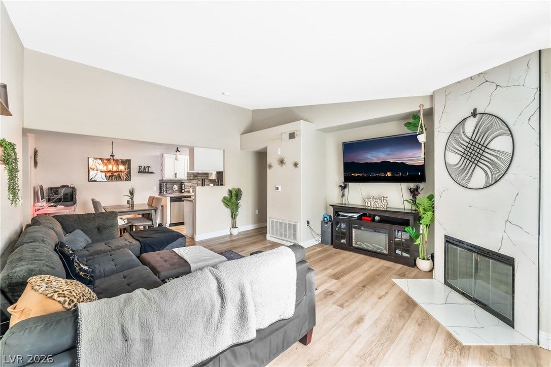 3318 N Decatur Boulevard 2083