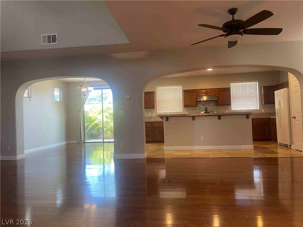 1613 YELLOW TULIP Place n