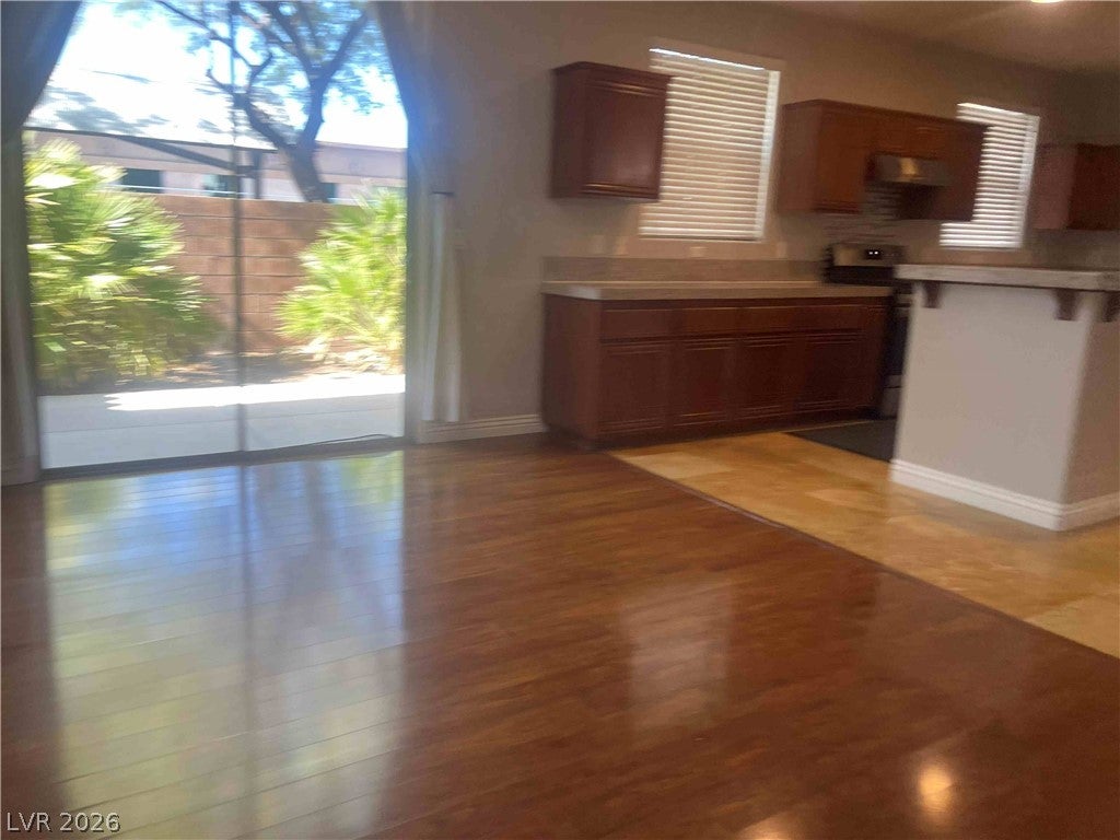 1613 YELLOW TULIP Place n