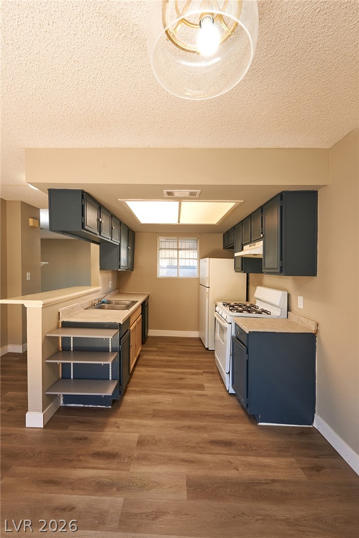 213 N Lamb Boulevard E