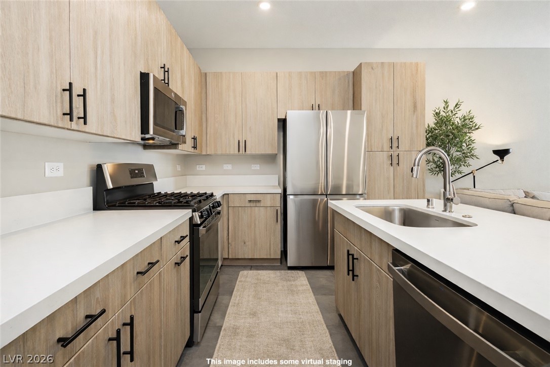 4331 Vantage Ridge Avenue