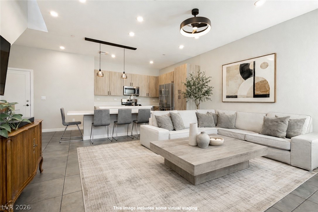 4331 Vantage Ridge Avenue