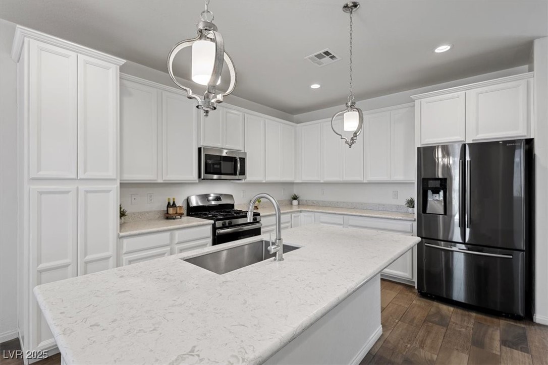 Properties 3 10554 Mann Street
