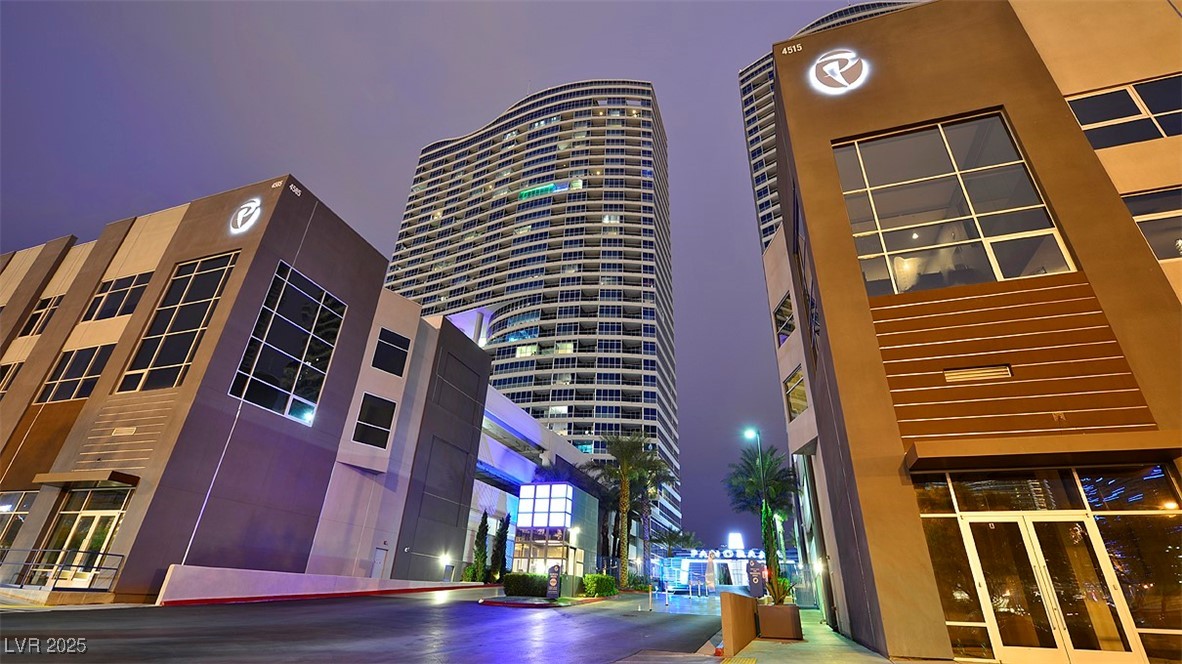 4565 Dean Martin Drive 104