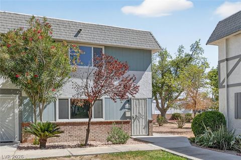 Property photo of 422 Greenbriar Townhouse Way, Las Vegas, NV 89121