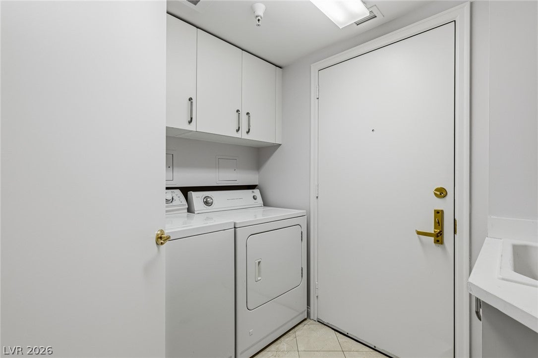 2877 Paradise Road 304