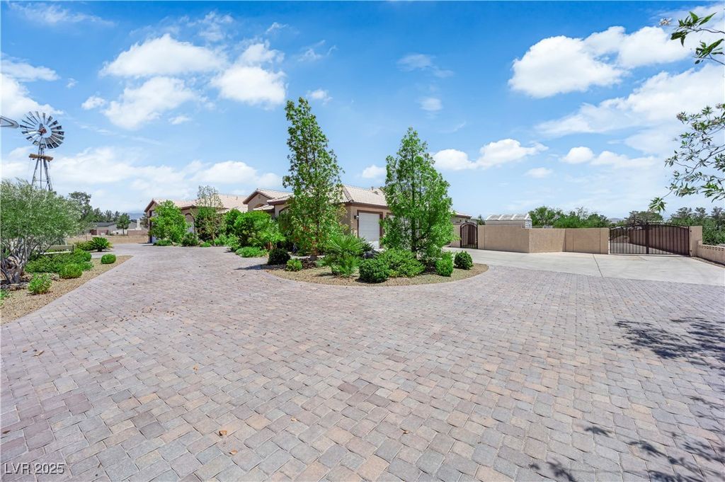 Photo of 4455 W Ford Avenue, Las Vegas, NV 89139 (MLS # 2683896)