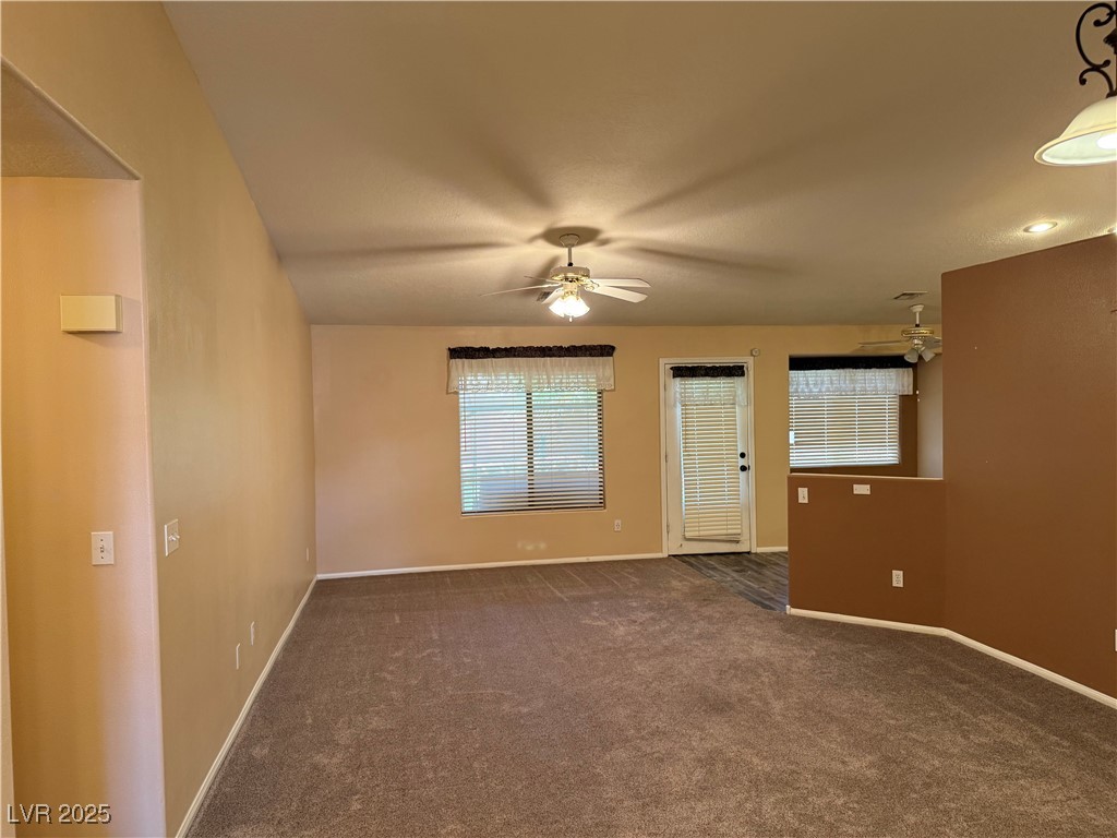 957 Diamond Circle