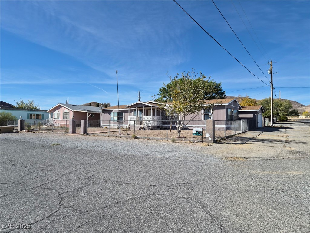 400 W Hoyt Street