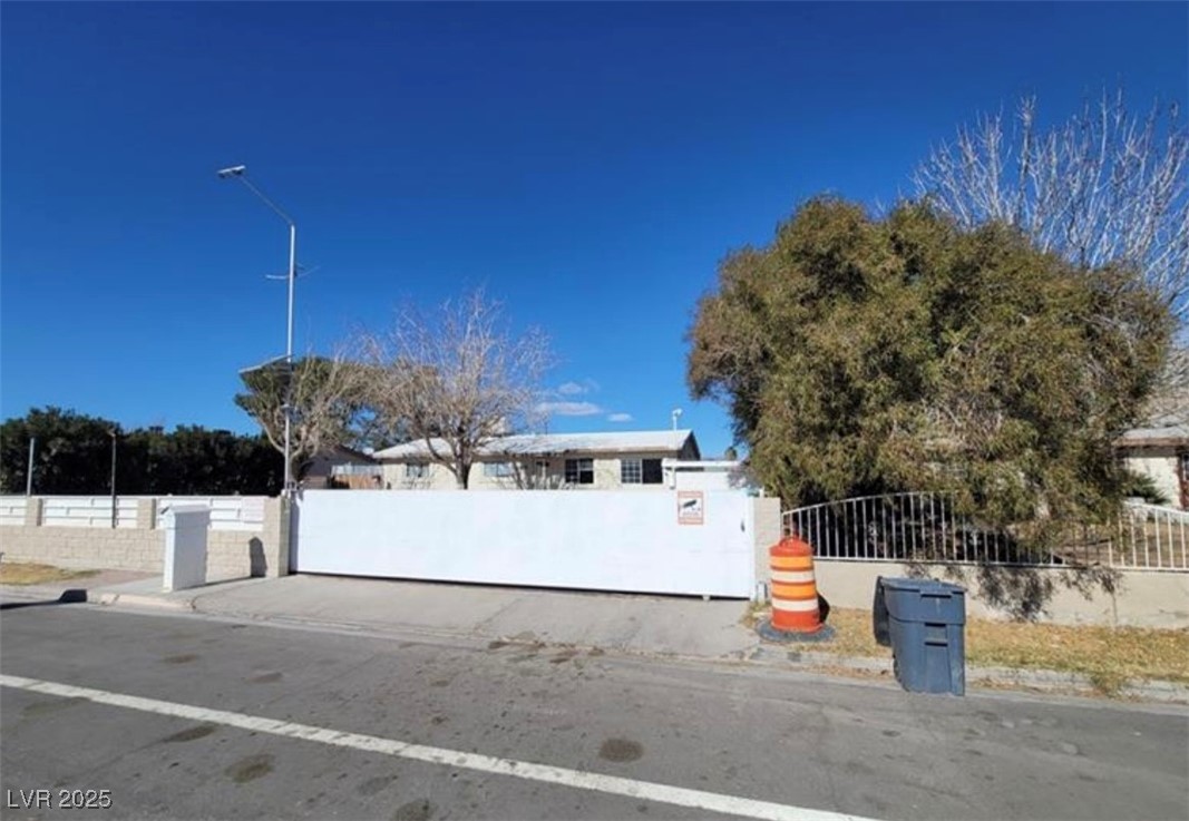 4928 E Monroe Avenue, Las Vegas, Nevada image 3