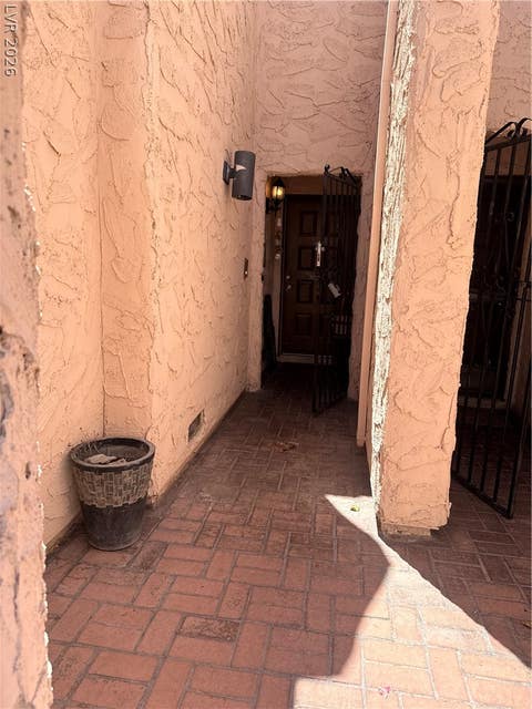 Townhouse For Sale - 3363 Vema Drive<br/> Las Vegas, NV 89121