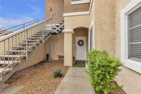 Photo of 833 Aspen Peak Loop #613, Henderson, NV 89011 (MLS # 2736997)