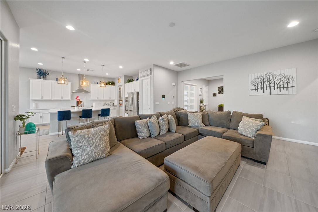 903 Jason Alexander Avenue