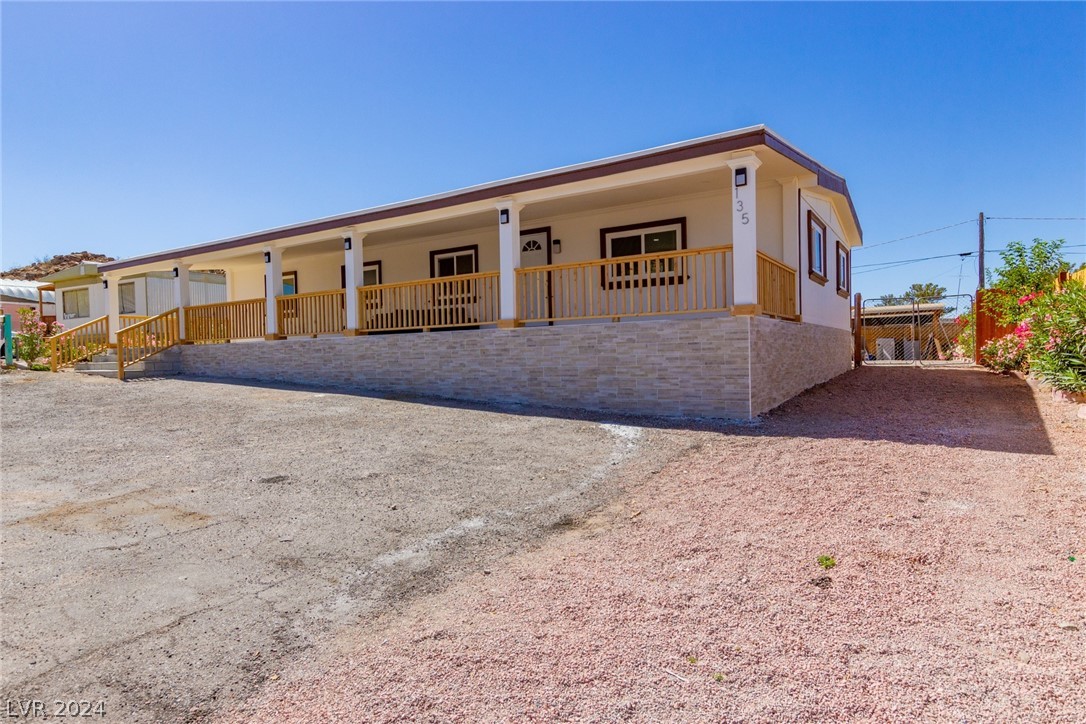 135 E Gaviland Street, Searchlight, Nevada image 1