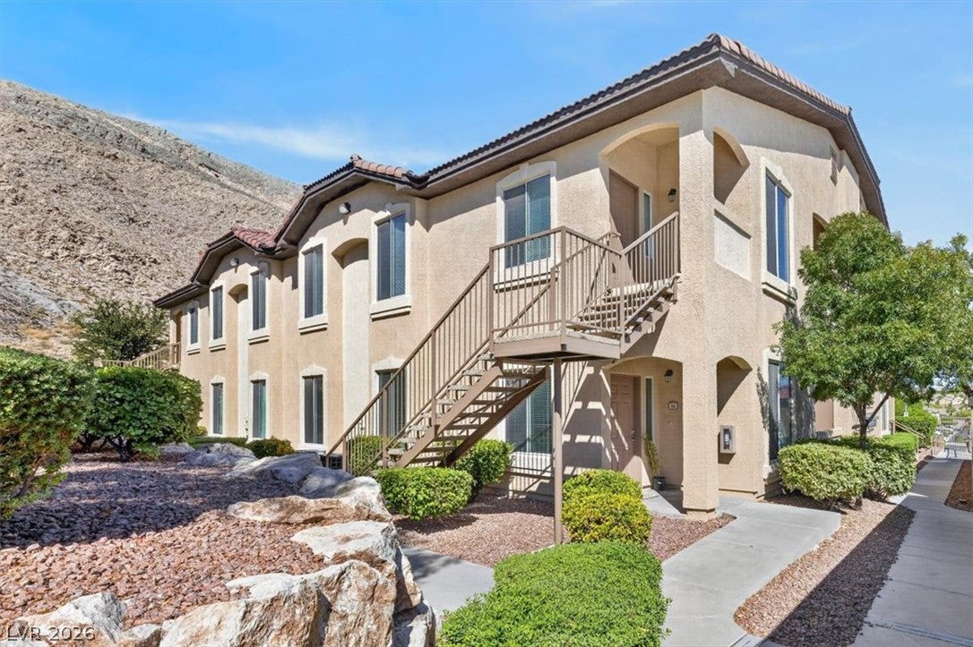 3575 Cactus Shadow Street 204