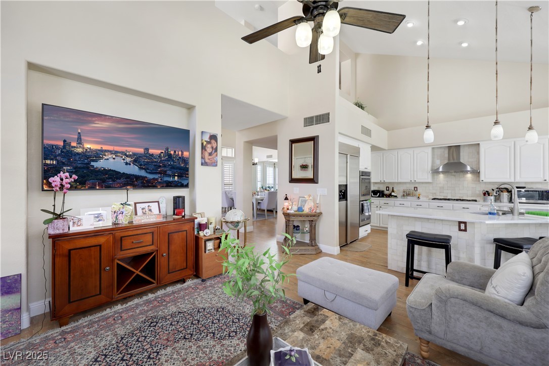 Las Vegas, Nevada 89128, United States, 4 Bedrooms Bedrooms, ,3 BathroomsBathrooms,Residential,Active,124161