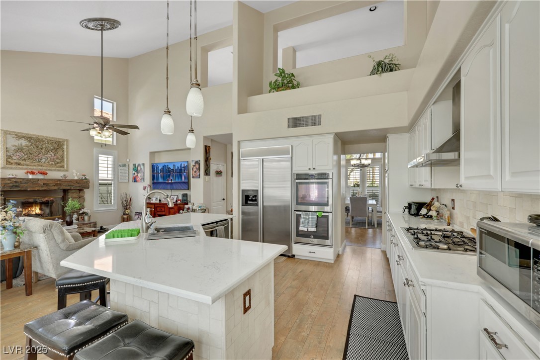 Las Vegas, Nevada 89128, United States, 4 Bedrooms Bedrooms, ,3 BathroomsBathrooms,Residential,Active,124161