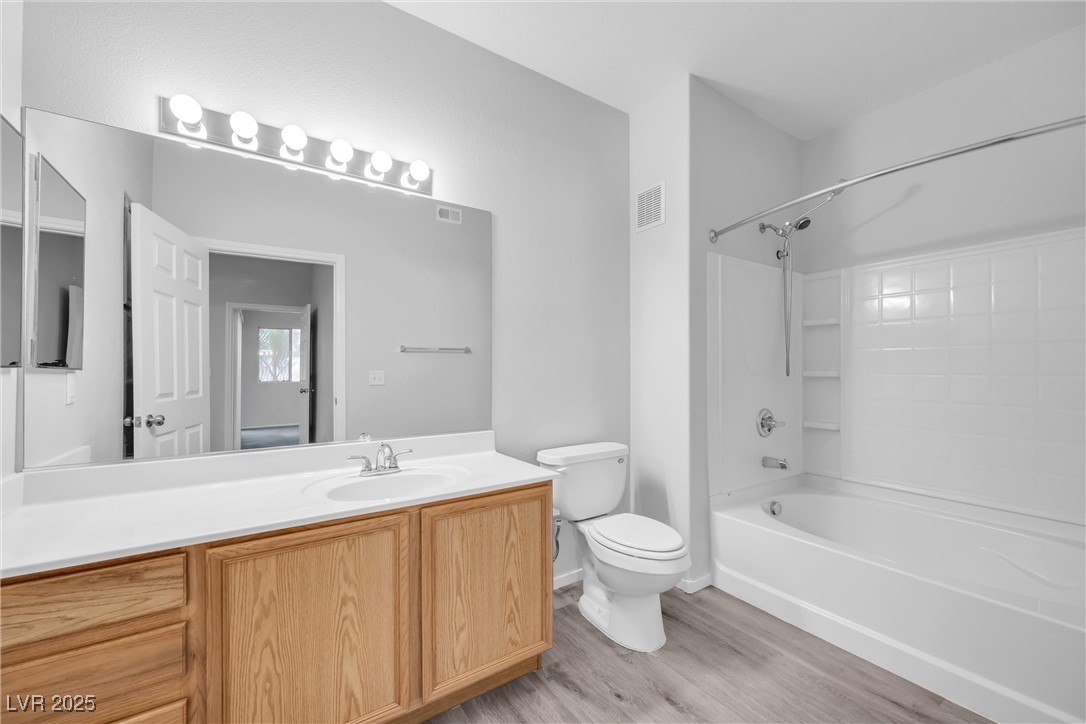 Las Vegas, Nevada 89120, United States, 2 Bedrooms Bedrooms, ,2 BathroomsBathrooms,Residential,Pending,84425