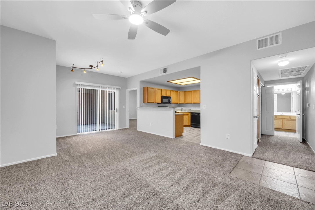 Las Vegas, Nevada 89120, United States, 2 Bedrooms Bedrooms, ,2 BathroomsBathrooms,Residential,Pending,84425