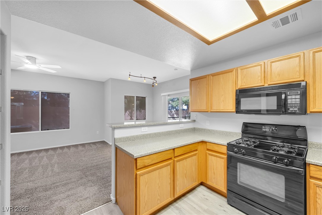 Las Vegas, Nevada 89120, United States, 2 Bedrooms Bedrooms, ,2 BathroomsBathrooms,Residential,Pending,84425