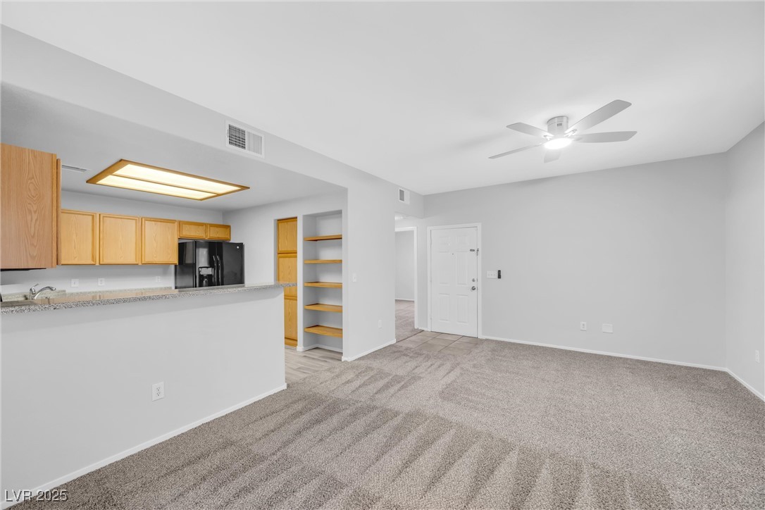 Las Vegas, Nevada 89120, United States, 2 Bedrooms Bedrooms, ,2 BathroomsBathrooms,Residential,Pending,84425