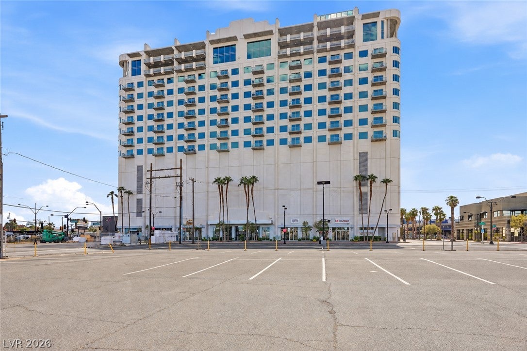 900 S Las Vegas Boulevard 702