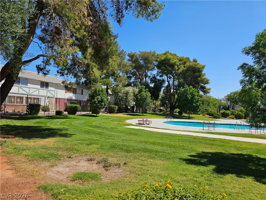702 Greenbriar Townhouse Way